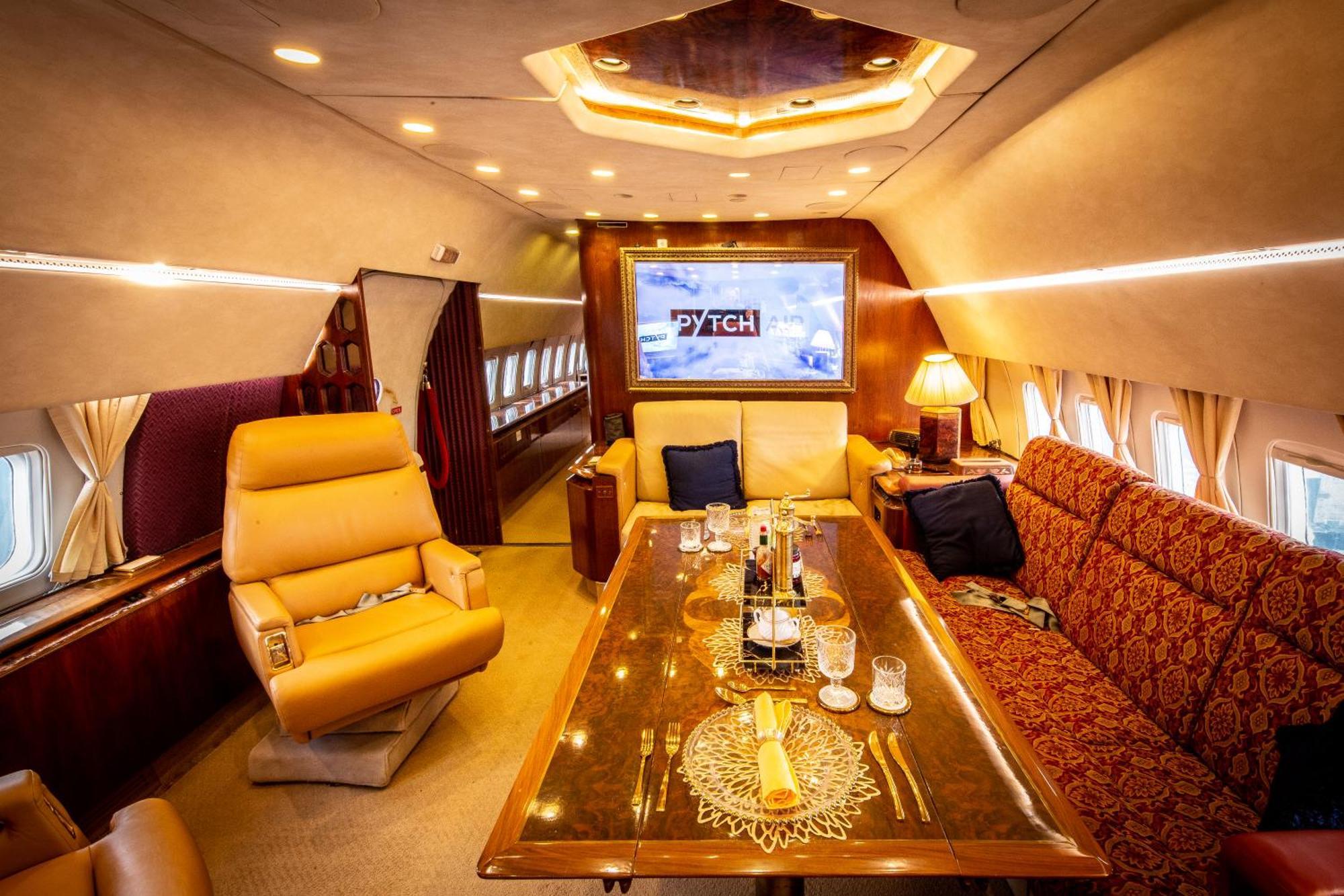 Hotel na wodzie Boeing 727 Airliner Private Jet